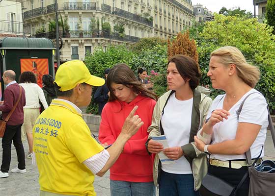 Image for article Francia: Le persone lodano la Falun Dafa in due eventi a Parigi