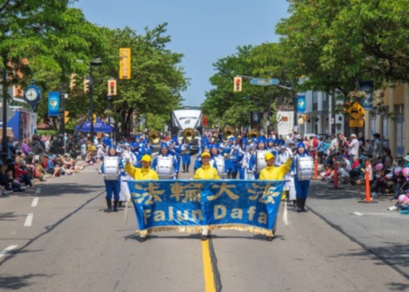 Image for article Toronto, Canada: I residenti lodano la Falun Dafa nelle parate
