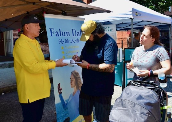 Image for article Pennsylvania, USA: Introduzione alla Falun Dafa durante gli eventi comunitari