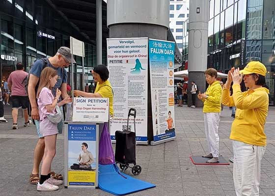 Image for article Utrecht, Paesi Bassi: Sostegno delle persone per porre fine alla persecuzione della Falun Dafa in Cina
