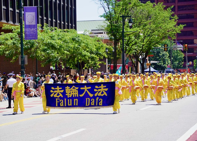 Image for article Filadelfia, Pennsylvania: La Falun Dafa accolta nelle parate del 4 luglio