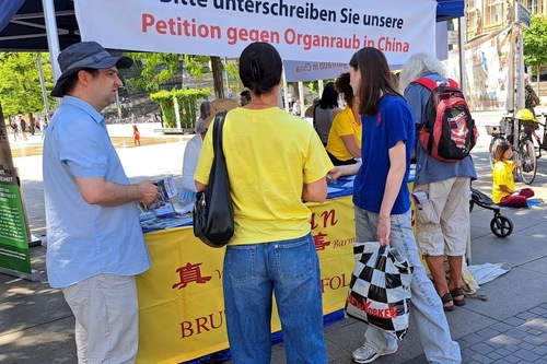 Image for article Germania: Giornata informativa sulla Falun Dafa a Friburgo