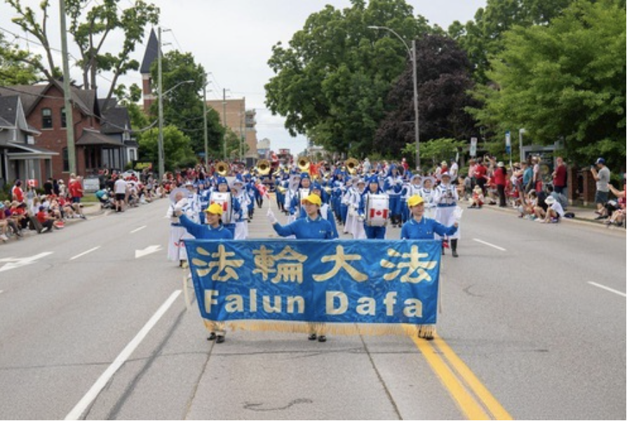 Image for article Canada: La Falun Dafa accolta al Canada Day ad Aurora