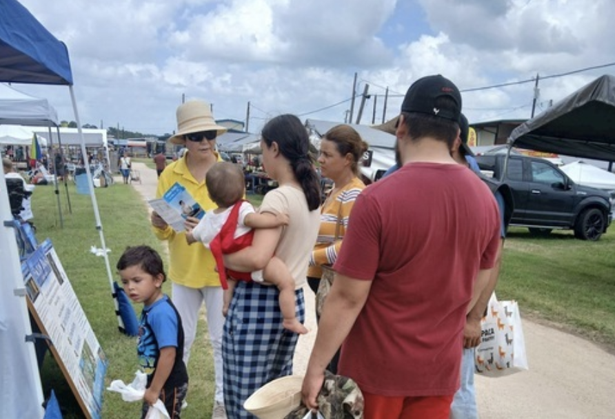 Image for article Texas: Presentazione della Falun Dafa in un evento popolare a Canton