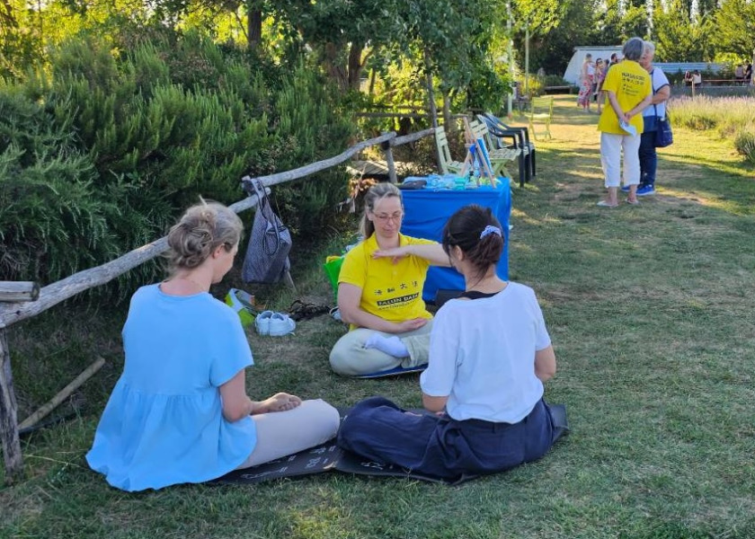 Image for article Assisi, Italia: i praticanti presentano la Falun Dafa al Festival della Lavanda