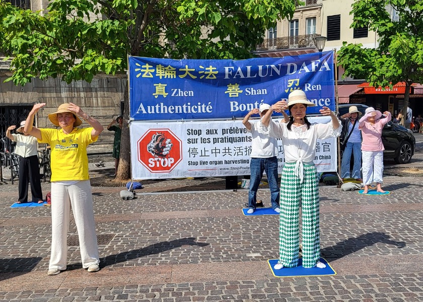 Image for article Parigi, Francia: Le attività di sensibilizzazione sulla persecuzione ottengono sostegno dal pubblico