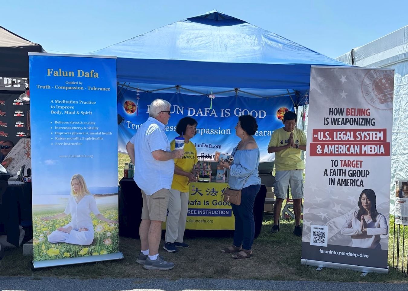 Image for article New Jersey, Stati Uniti: I visitatori sostengono la Falun Dafa alla fiera statale