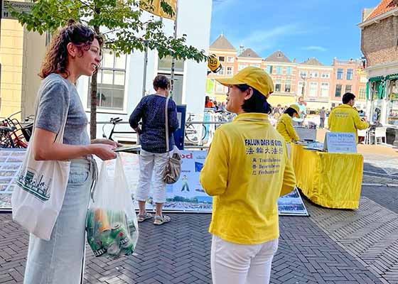 Image for article Paesi Bassi: l'evento della Falun Dafa a Delft ottiene il sostegno del pubblico