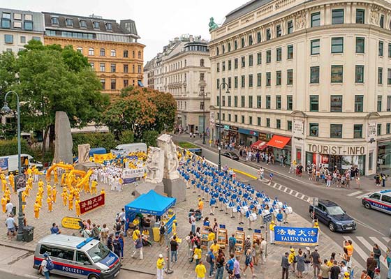 Image for article Austria: Raduno e marcia a Vienna per sensibilizzare l'opinione pubblica sulla persecuzione della Falun Dafa