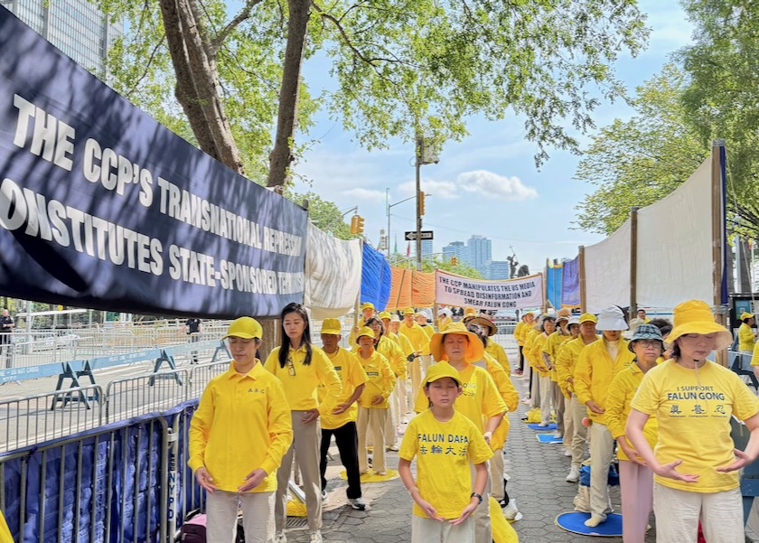 Image for article New York: La gente esprime sostegno alla protesta pacifica dei praticanti del Falun Gong durante l'Assemblea Generale delle Nazioni Unite