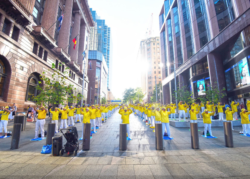 Image for article Sydney: Centinaia di praticanti provenienti da tutta l'Australia si riuniscono per praticare