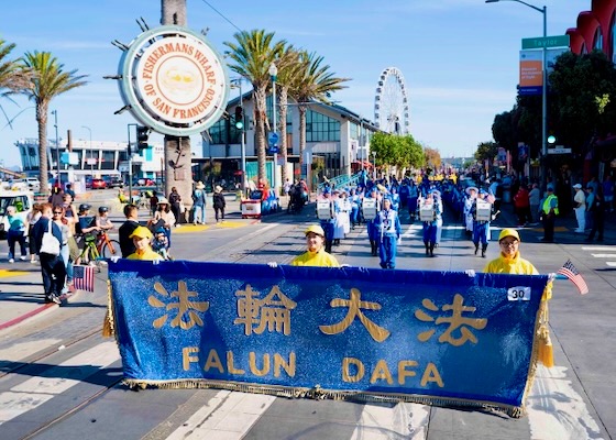 Image for article San Francisco, California: La Falun Dafa accolta con favore alla parata del Giorno dei Veterani