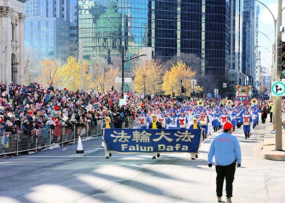 Image for article Canada: La Tian Guo Marching Band alla parata natalizia di Montreal
