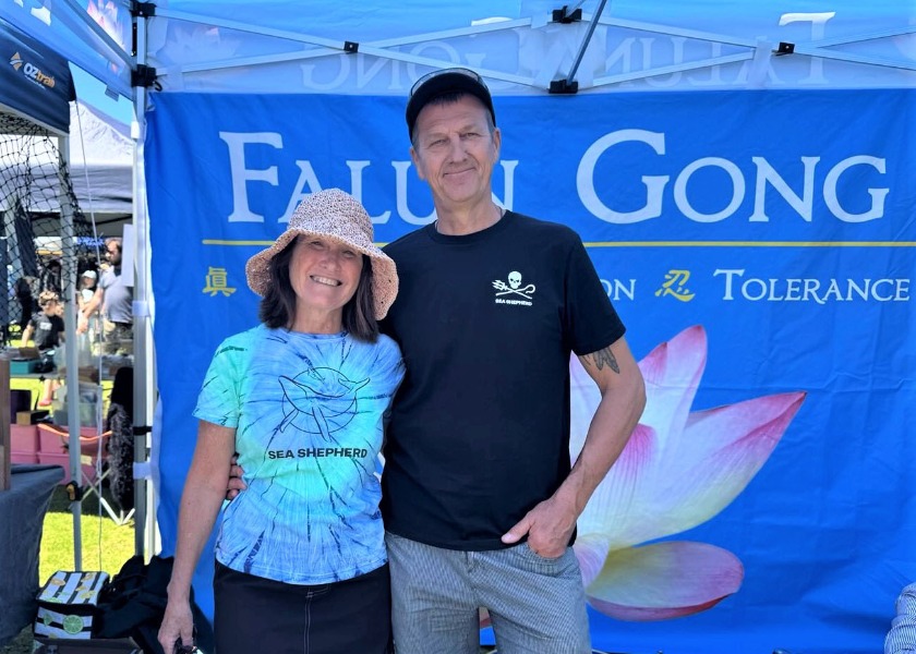 Image for article Australia: la gente esprime il proprio sostegno alla Falun Dafa alla fiera della comunità dell'Australia occidentale