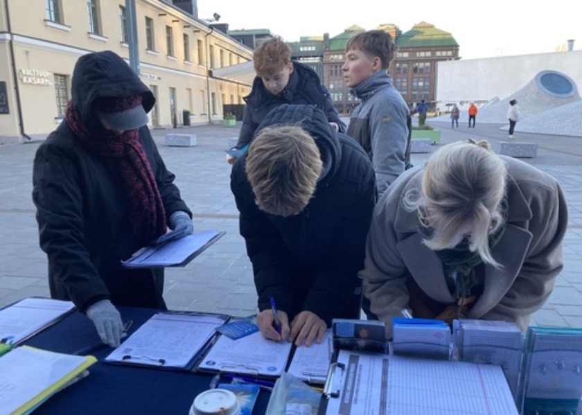 Image for article Helsinki: Gli abitanti firmano una petizione che condanna la persecuzione in Cina