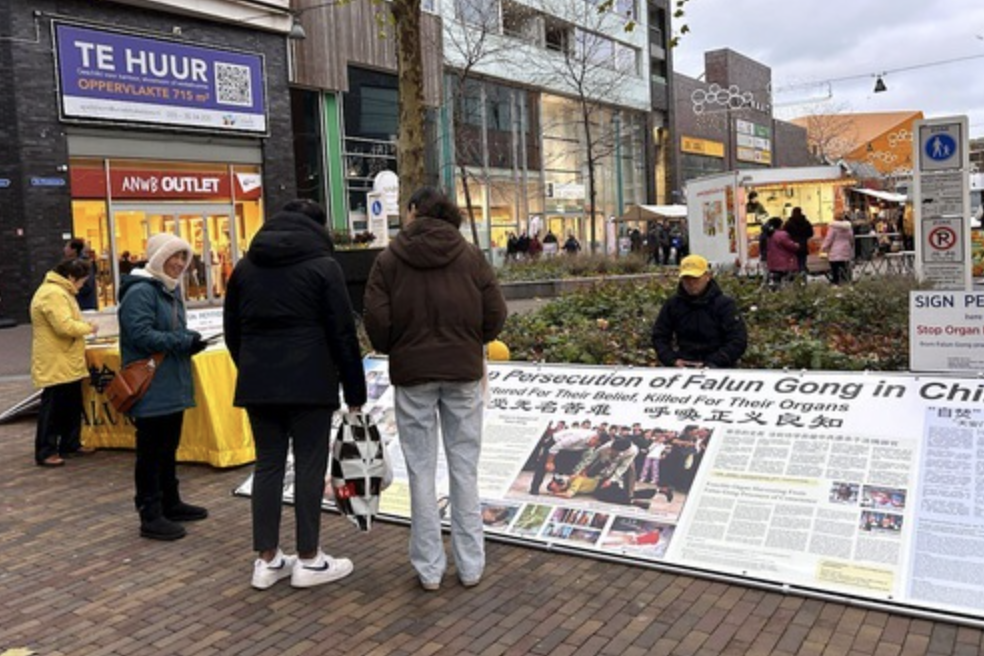 Image for article La gente sostiene la Falun Dafa a un evento nei Paesi Bassi