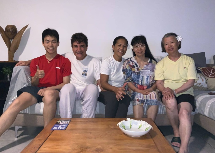 Image for article Tahiti: I residenti scoprono la Falun Dafa, e il più grande media locale intervista i praticanti