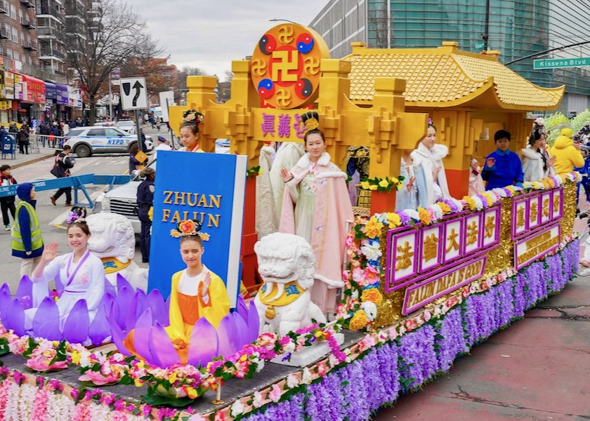 Image for article Flushing, New York: La Falun Dafa celebrata alla parata del Capodanno cinese