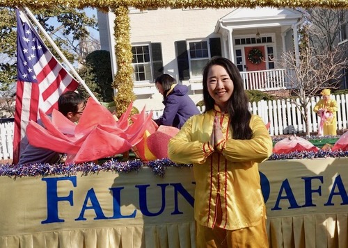 Image for article I praticanti partecipano alla parata per il compleanno di George Washington in Virginia