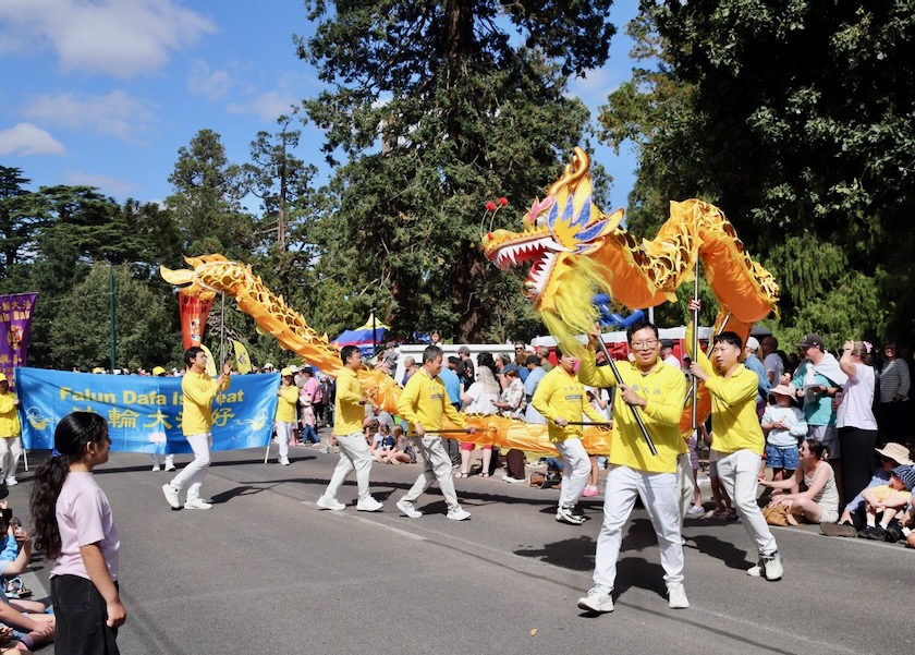 Image for article Australia: La Falun Dafa apprezzata al Festival delle Begonie di Ballarat