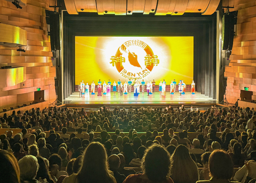 Image for article Il pubblico di origine cinese apprezza Shen Yun: 