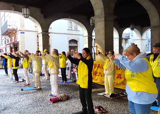 Image for article Svizzera: Un senatore sostiene la manifestazione dei praticanti in occasione dell'Appello del 25 aprile
