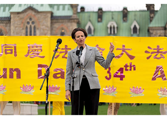 Image for article Parlamentari canadesi hanno partecipato alle celebrazioni della Giornata Mondiale della Falun Dafa