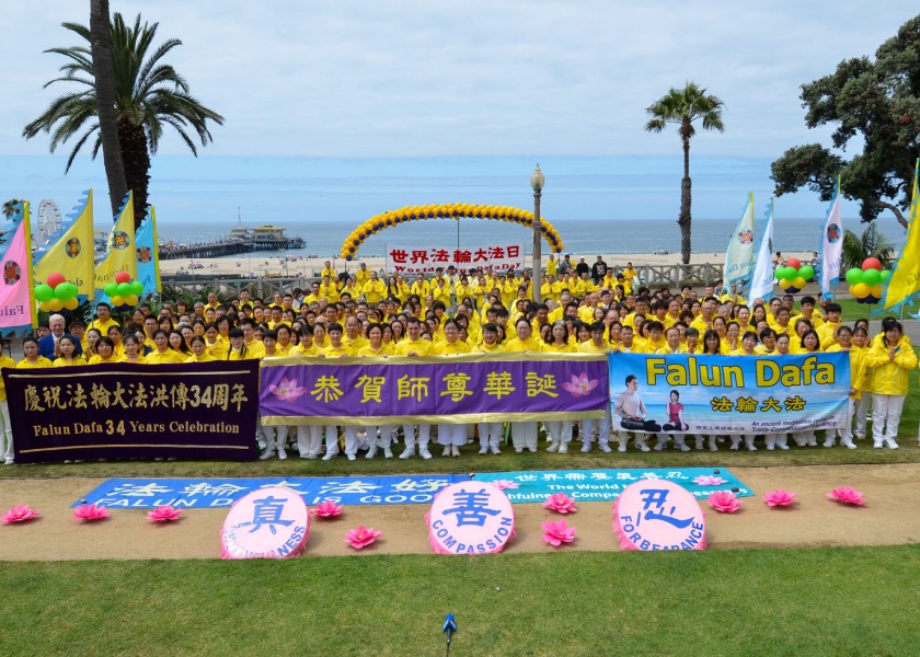 Image for article Los Angeles: I praticanti organizzano eventi per celebrare la Giornata mondiale della Falun Dafa e ringraziare il Maestro