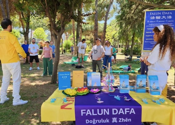 Image for article I partecipanti al Festival dell'Ambiente in Turchia sperimentano la pace attraverso la Falun Dafa