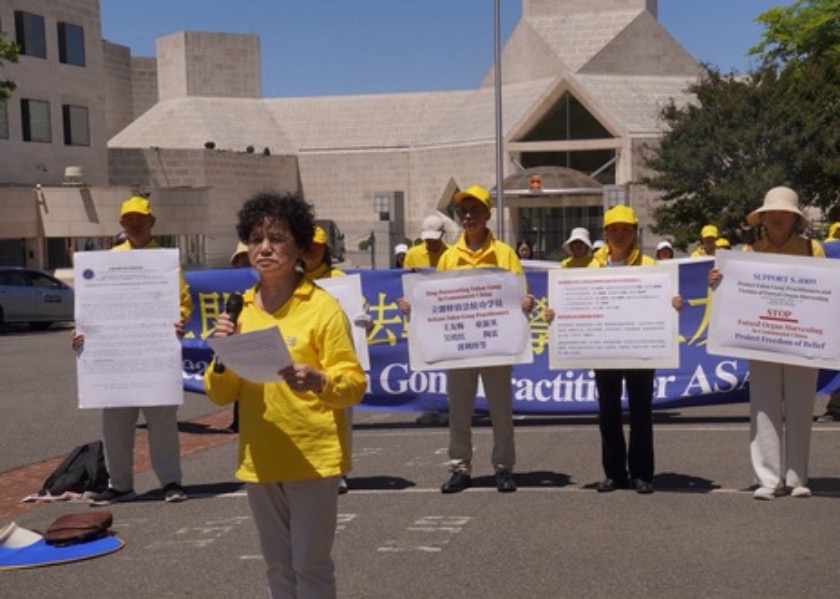 Image for article Manifestazione davanti all'Ambasciata cinese a Washington DC per chiedere al PCC il rilascio dei praticanti del Falun Gong detenuti
