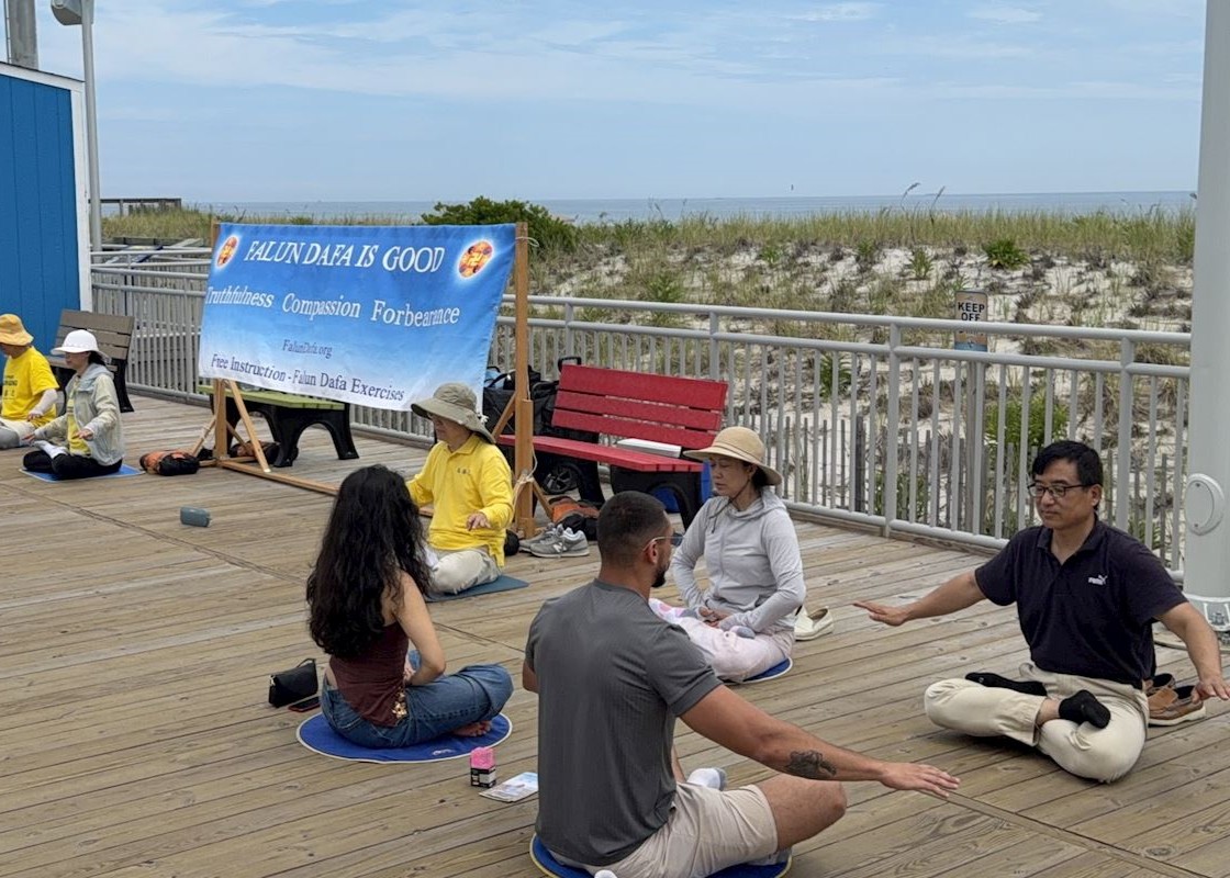 Image for article New Jersey: Presentazione della Falun Dafa sul lungomare di Seaside Heights