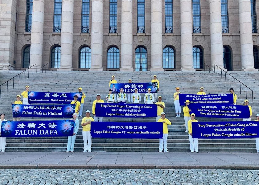 Image for article Finlandia: Gli abitanti di Helsinki sostengono il Falun Gong e condannano i 27 anni di persecuzione in Cina