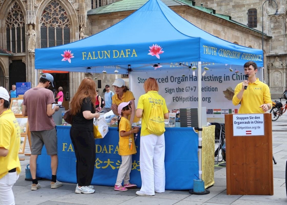 Image for article Austria: Migliaia di persone firmano una petizione per chiedere a Pechino di porre fine alla persecuzione della Falun Dafa