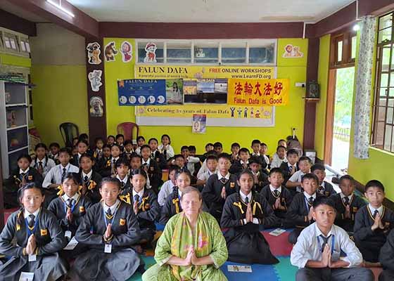 Image for article India: La Falun Dafa aiuta gli studenti a sviluppare “autodisciplina, rispetto e benessere emotivo”