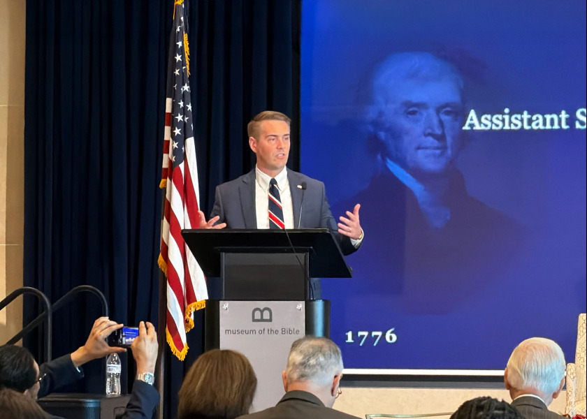 Image for article Il sottosegretario di Stato americano incontra i praticanti del Falun Gong, per ricordare il 27° anniversario della persecuzione