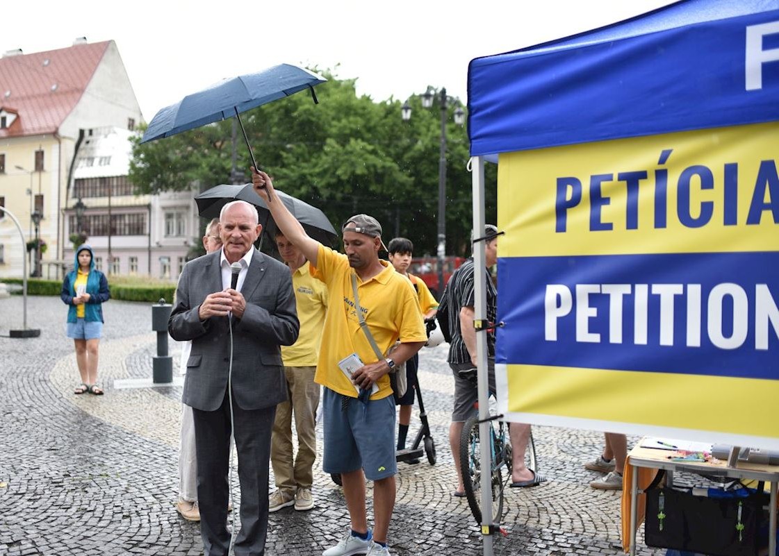 Image for article Bratislava, Slovacchia: I rappresentanti eletti condannano la persecuzione del PCC in occasione di un evento informativo