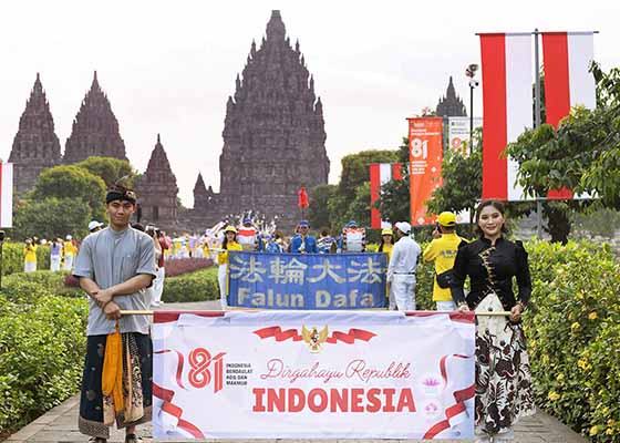 Image for article Yogyakarta, Indonesia: I praticanti della Falun Dafa partecipano alle celebrazioni per la Festa dell’Indipendenza