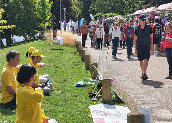 Image for article Liegi, Belgio: Presentazione della Falun Dafa durante il Festival Culturale Retrouvailles