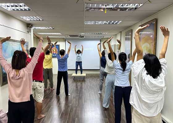 Image for article Dopo anni di attesa, hanno iniziato a praticare la Falun Dafa