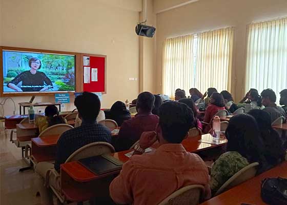 Image for article India: Studenti universitari vengono informati sulla persecuzione del Falun Dafa e sul prelievo forzato di organi in Cina