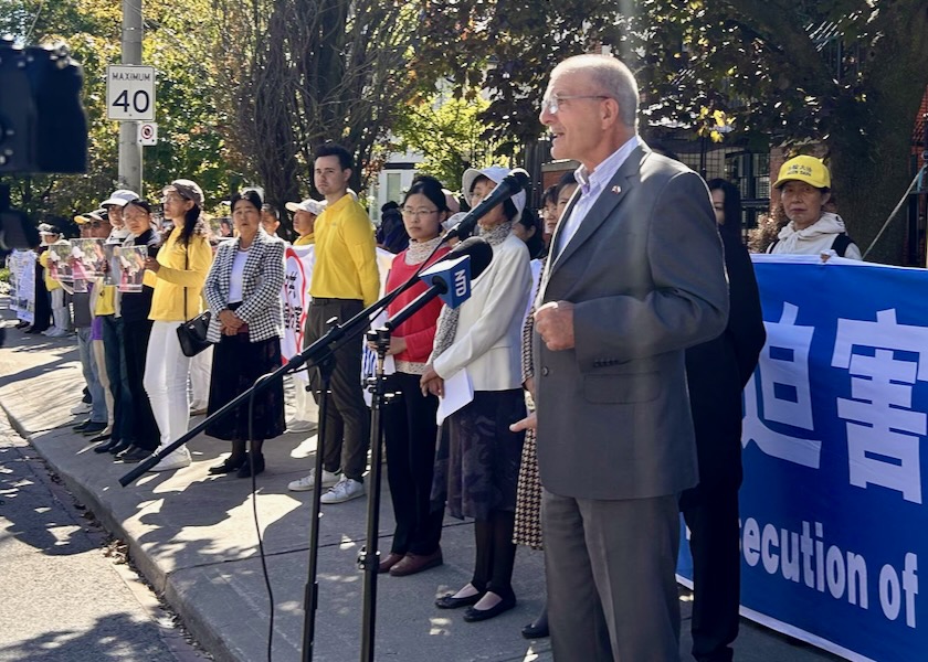 Image for article Leader della comunità condannano l'aggressione ai praticanti del Falun Gong davanti al Consolato cinese di Toronto