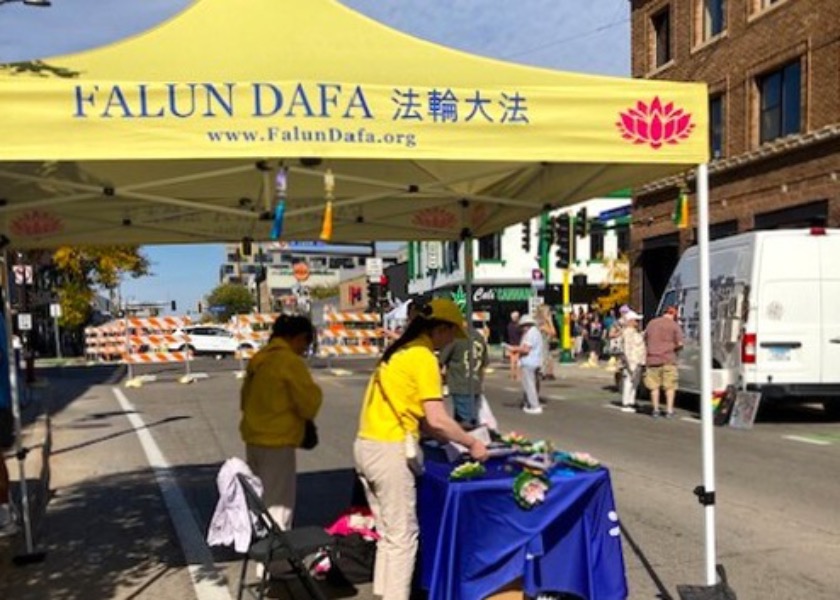 Image for article I praticanti del Minnesota presentano la Falun Dafa all’evento “Open Streets Hennepin 2026”